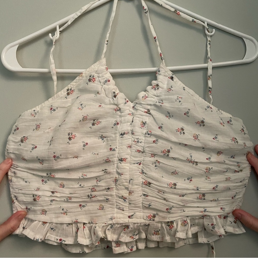 American Eagle Women’s Multi floral crop top, soft, not used